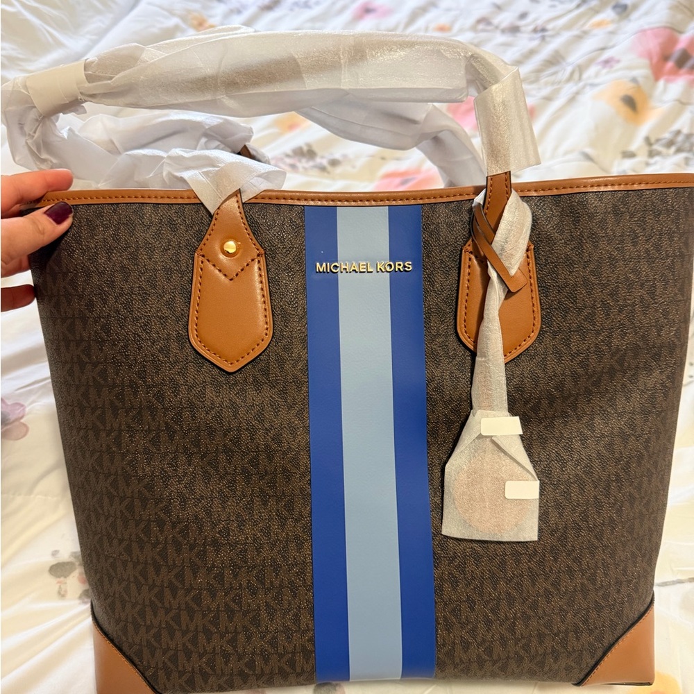 Michael Kors Eva Tote